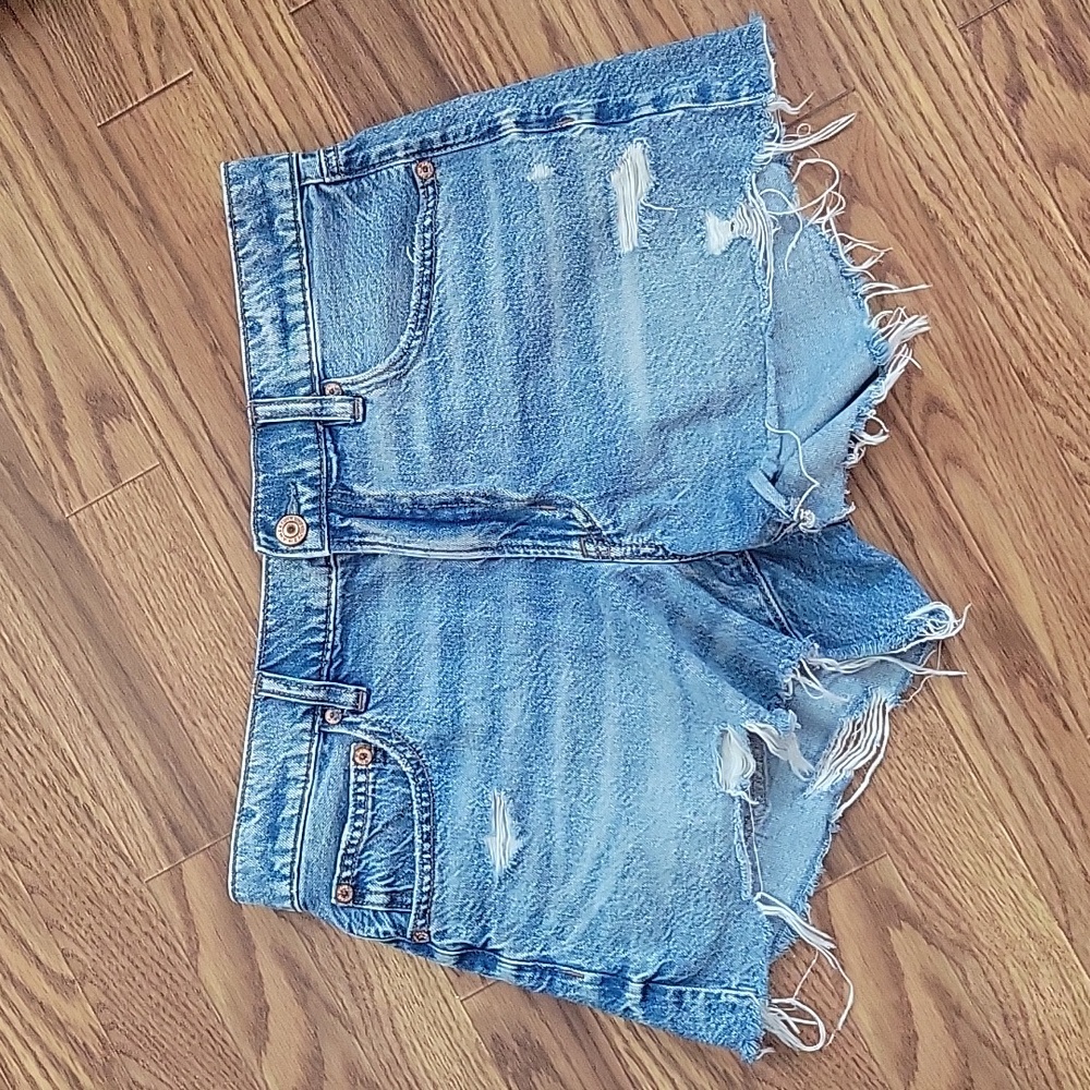 American Eagle '90s Boyfriend Short